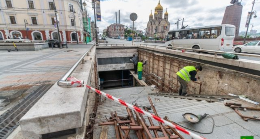 Два подземных перехода в центре Владивостока ремонтирует бизнес-леди
