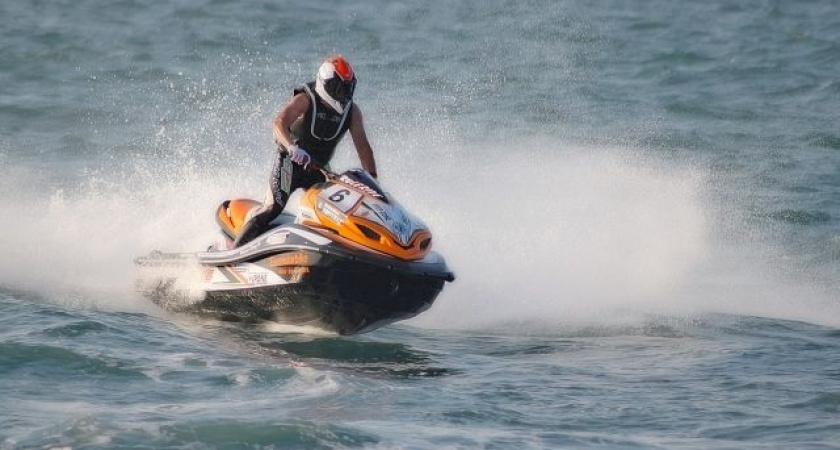 Наглость водных мотоциклистов довела до драки с жителями Владивостока