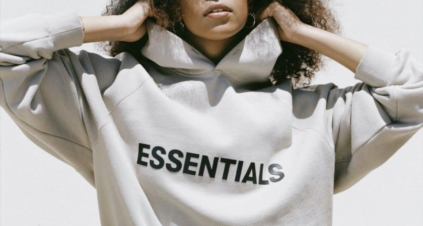 Повелитель простоты и стиля: Основные преимущества покупки одежды Essentials Fear Of God