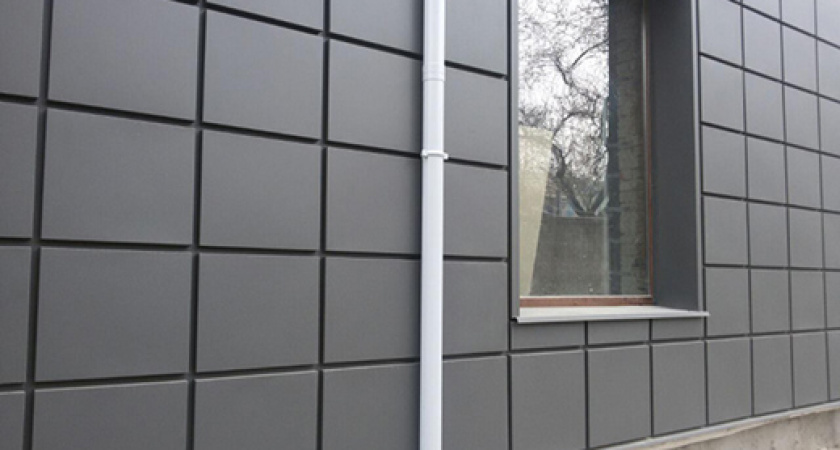 Фасадные кассеты: ключевые преимущества в современном строительстве