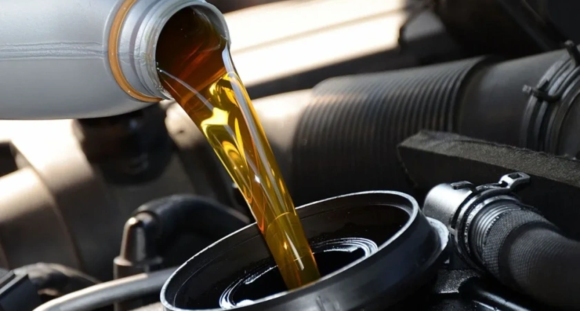 Ваш гид по моторным маслам: Преимущества и критерии выбора