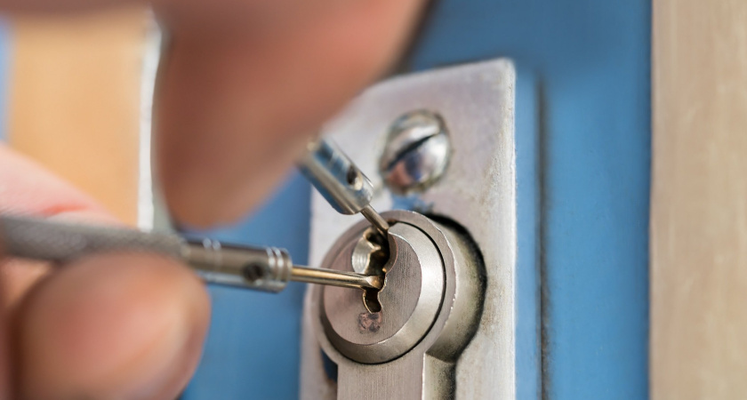 Руководство по управлению потерянными ключами и заклинившими дверями: Как решить проблему и извлечь выгоду из неприятной ситуации