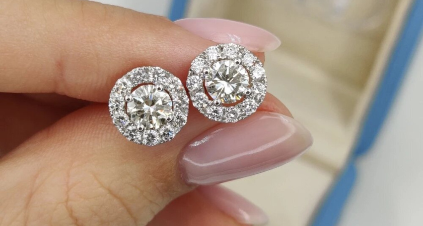Как почистить серьги с бриллиантами в домашних условиях: советы и рекомендации
