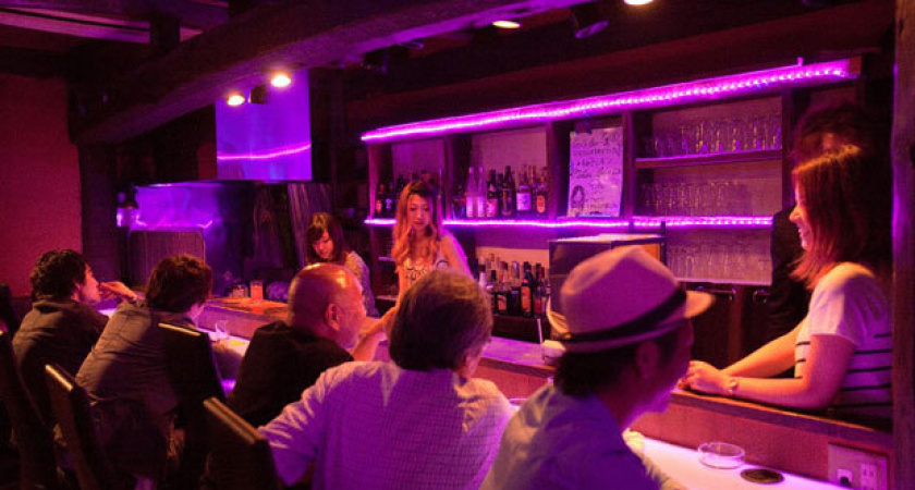 Почему стоит посетить хост-бар в Каннаме