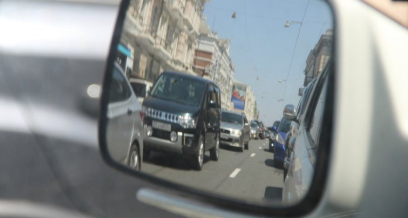 Водитель Volkswagen угрожал гранатой автомобилисту с ребенком во Владивостоке