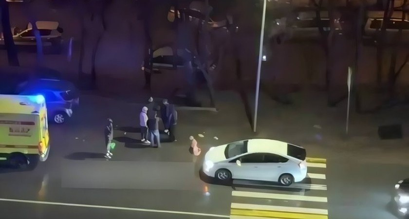 Водитель Toyota Prius сбил женщину на переходе во Владивостоке и скрылся с места ДТП