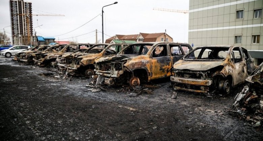 Группа поджигателей уничтожила 22 автомобиля во Владивостоке: жители проснулись от взрыва