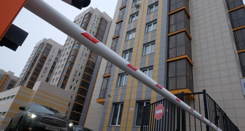 Мошенники под видом УК предлагают "бесплатные чипы для шлагбаума" и крадут деньги через SMS-коды