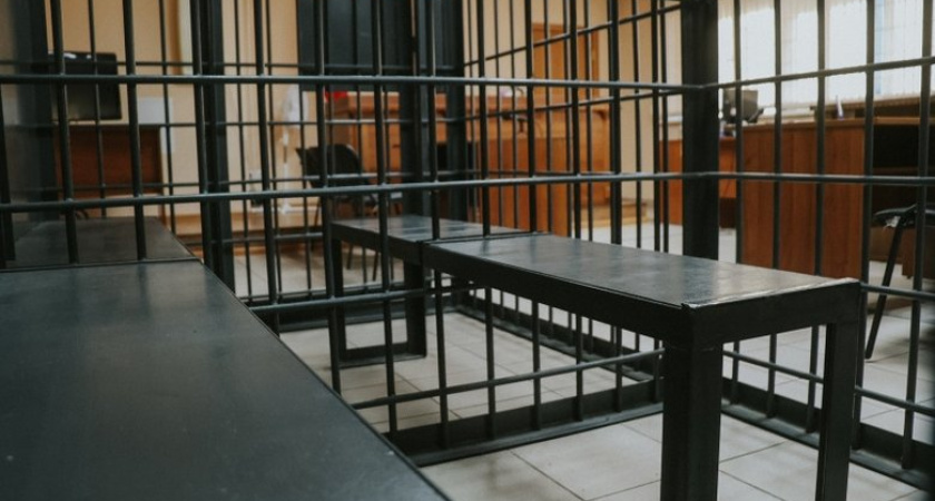 18-летняя жительница Приморья снимала на видео "взятку" полицейским и попала под суд за клевету
