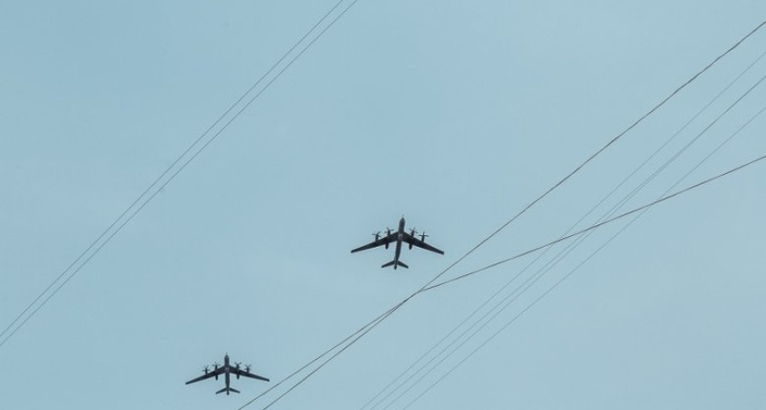 Экипажи Ту-142МЗ ТОФ выполнили более 15 сложнейших стыковок на высоте 5 км