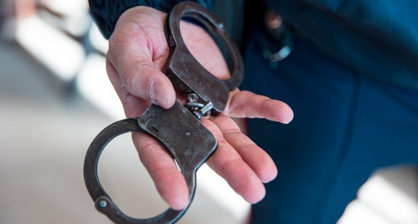 Пьяная 45-летняя приморчанка избила женщину ради 2000 рублей и попала под арест