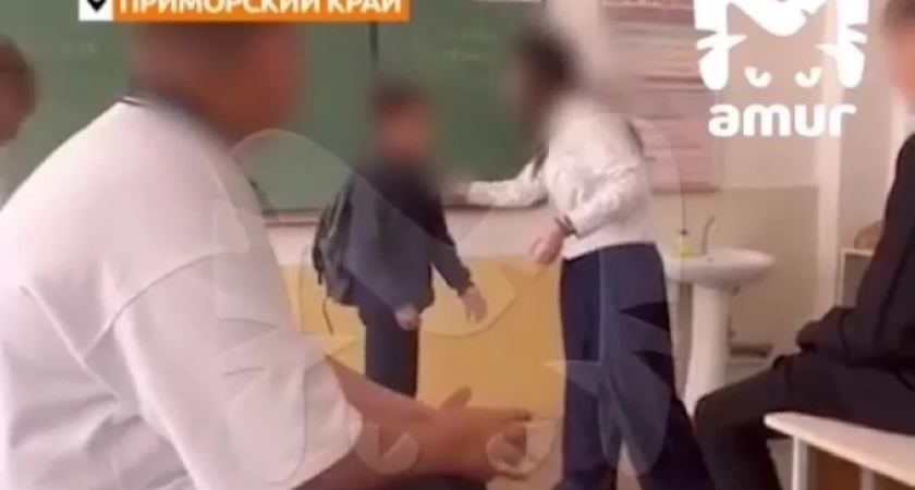 Следком возбудил дело из-за 14-летней школьницы, которая систематически избивала сверстников в Пластуне