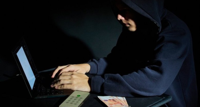 Поддельные некрологи в подъездах: мошенники собирают деньги на «похороны» живых соседей
