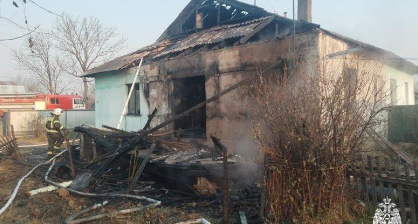 Сигарета в постели стоила жизни: 66-летний хозяин сгорел в своем доме в Приморье