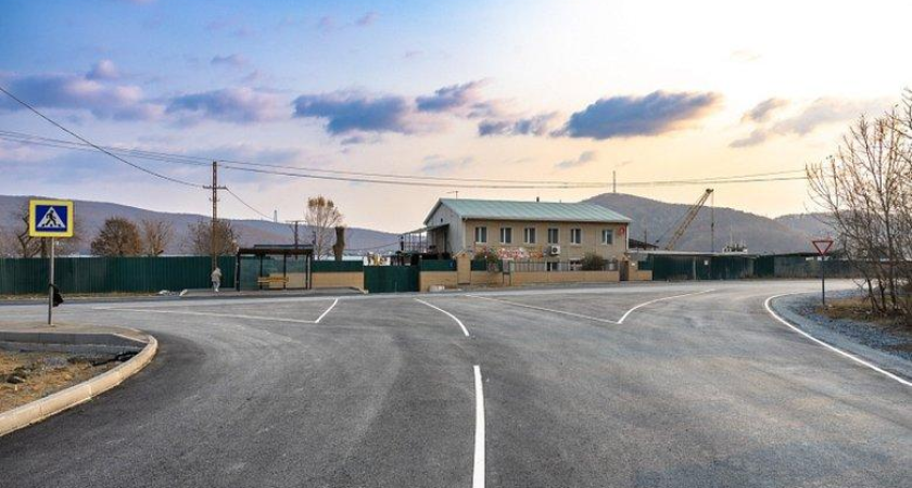 2,6 км новых дорог вместо грунтовок: на Русском острове меняют облик двух главных направлений