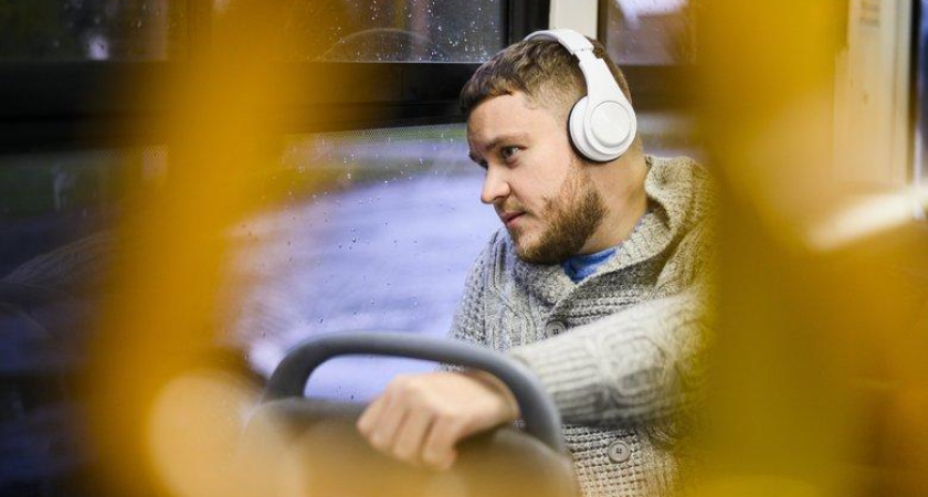 Владивосток предлагает водителям автобусов до 150 тысяч рублей и общежитие за руль белорусских МАЗов