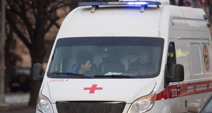 10-летний мальчик упал в открытый канализационный люк на улице Бокситогорская в Находке