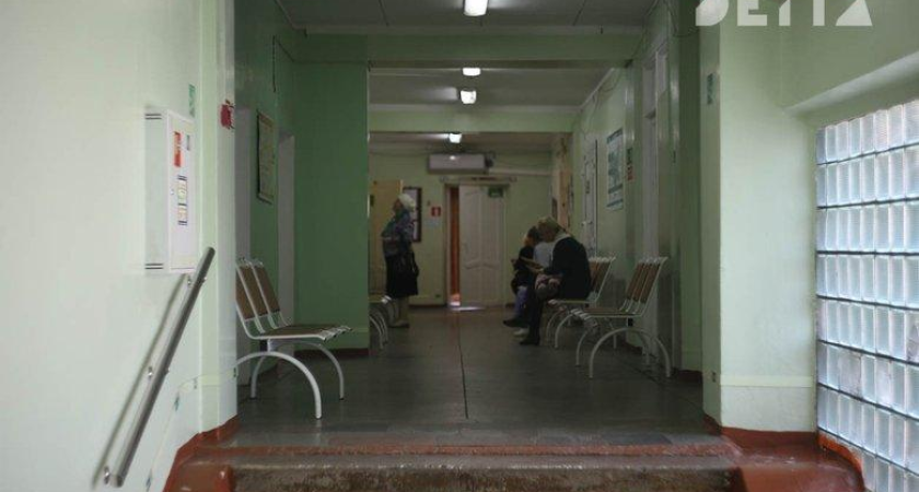 Запись к врачу в Приморье парализована: пациенты ждут ответа оператора больше часа