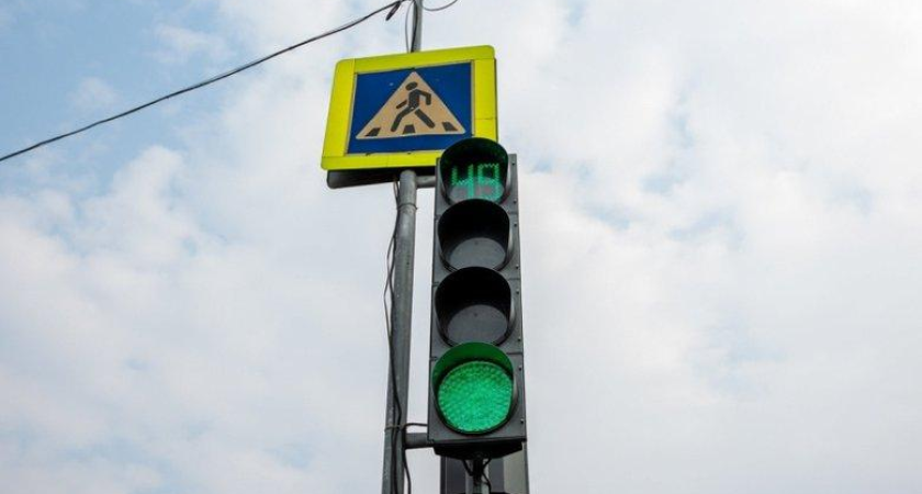 Светофор на Светланской и Лазо отключат на два дня из-за покосившихся опор