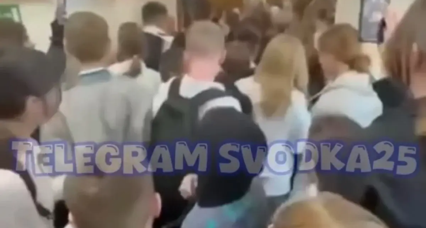 Давка в тесной раздевалке школы №9 Владивостока: дети пострадали из-за несоответствия площади