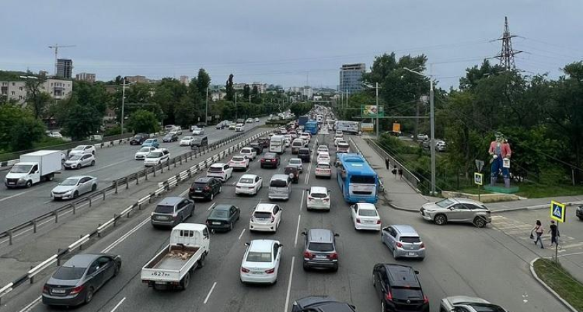 9 месяцев на Гранту: приморцы копят на авто быстрее россиян при зарплате 118 300 рублей