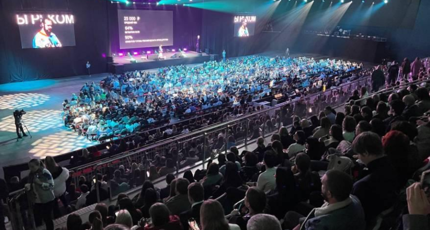 3000 предпринимателей Владивостока узнали секреты успеха от основателей ZNWR, «Мосигра» и LaserLove