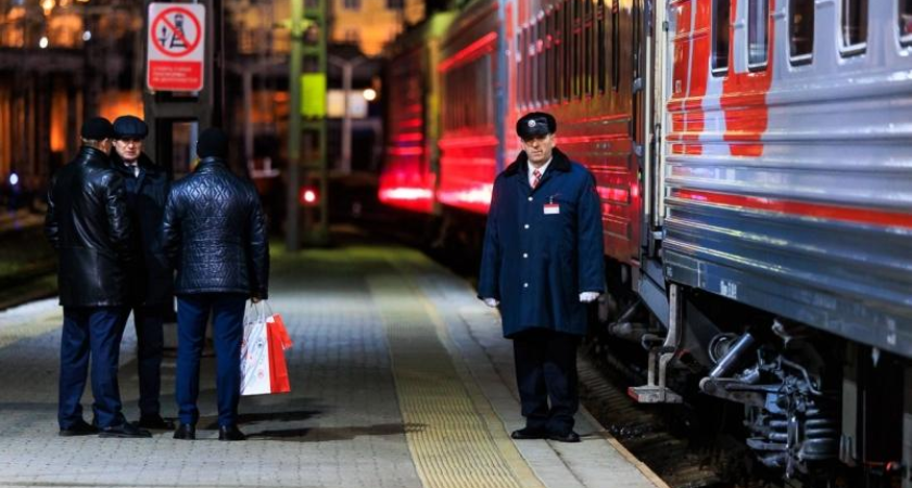 Владивосток увеличил вагоны в электропоездах до 8: спасение от часа пик