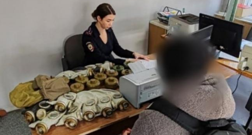 Школьники от 11 до 14 лет вынесли 19 противогазов с заброшенного завода — видео попало в соцсети