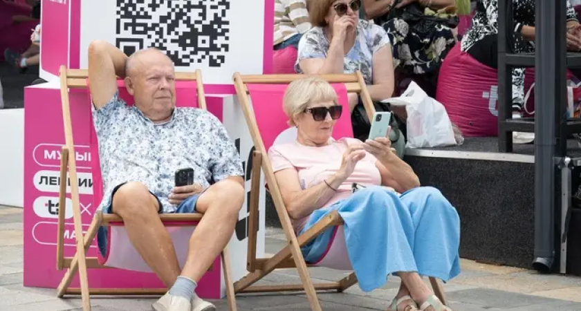 Спрос на пенсионеров вырос в два раза: таксисты зарабатывают 70 тысяч в месяц