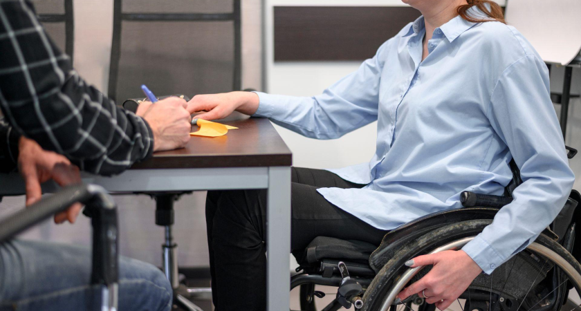 Более 104 тысяч инвалидов Приморья получат льготы на транспорт и пенсии