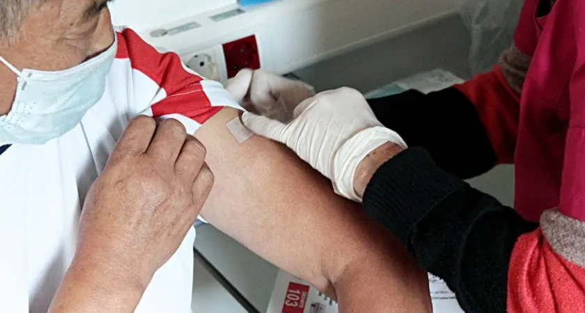 Приморье ввело масочный режим: грипп А (H3N2) заставил закрыть роддома для родственников