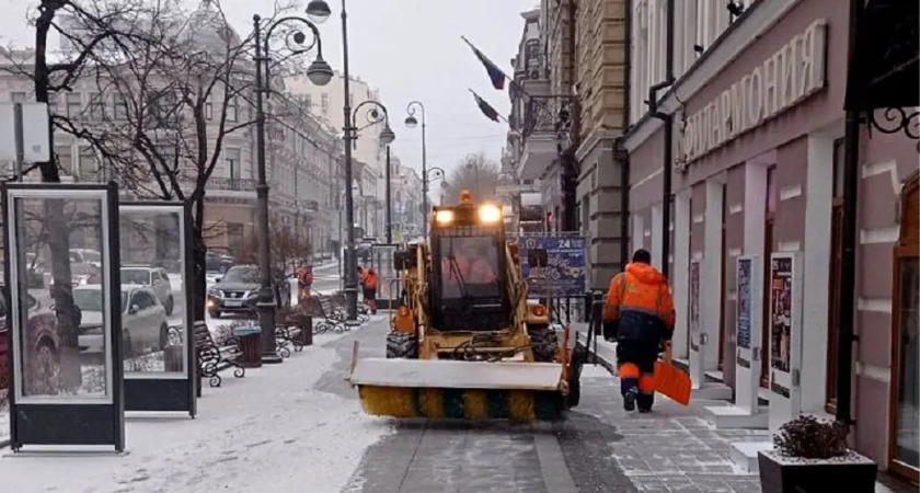 Во Владивостоке первый снег: 3-4 см и мощный ветер с моря