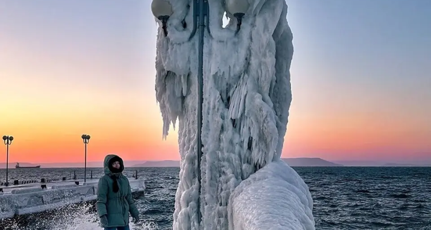 Лед толщиной 15 см захватил залив Петра Великого: зима наступает в Приморье