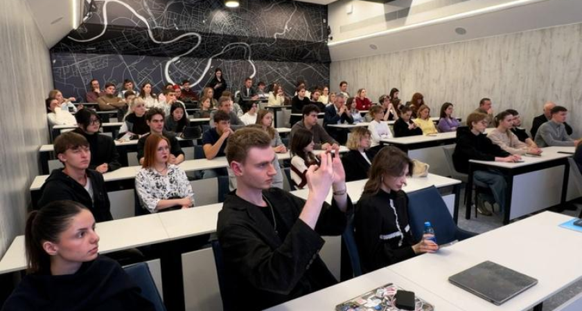 Кожемяко привезет из РУДН специалистов по ИИ и цифре в Приморье