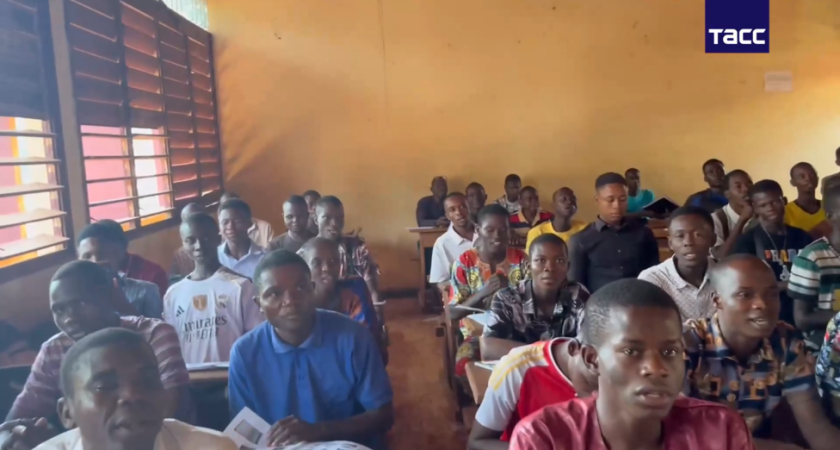 В ЦАР рекордное число студентов: 126 первокурсников выбрали русский язык