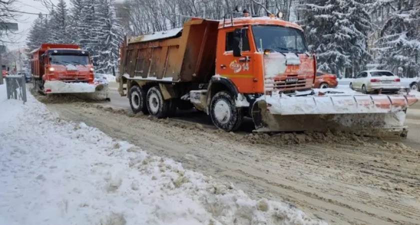 150 машин Примавтодора расчистили дороги края за ночь