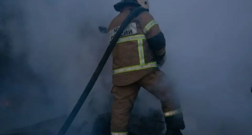 За 7 минут до катастрофы: пожарные потушили огонь на 13 этаже во Владивостоке