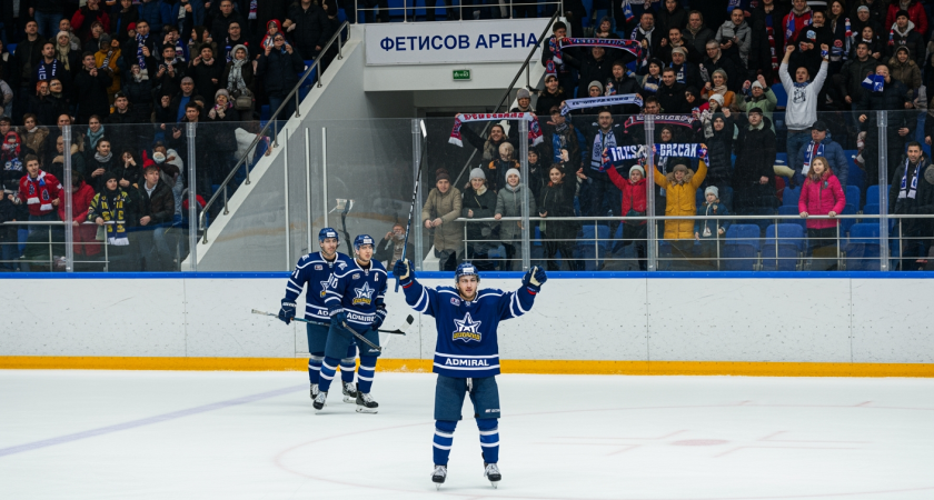 Олсон открыл счет 2026-го в КХЛ: «Адмирал» ведет против «Амура»