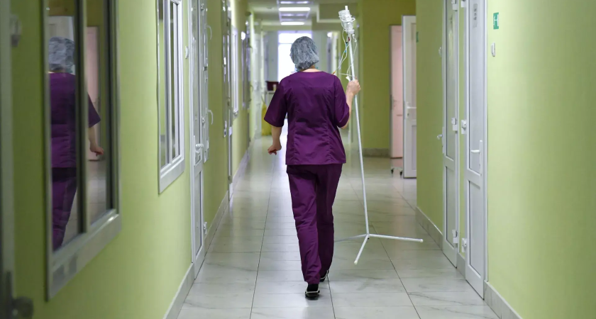 Двое школьников впали в кому от алкоголя в Приморье: один уже выписан