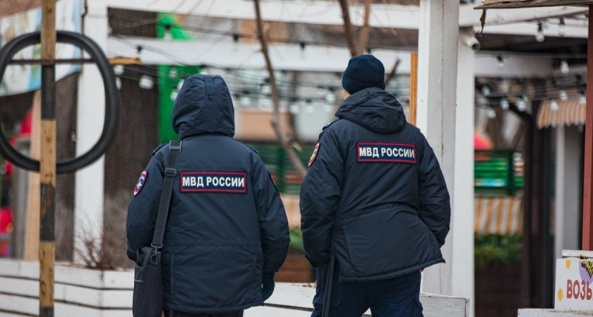 Брошенные машины и сумки: полиция предупредила приморцев об опасных находках