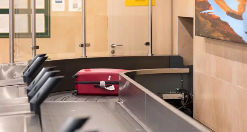 Сутки на полу в Шереметьево: пассажиры взбунтовались и вызвали прокуратуру