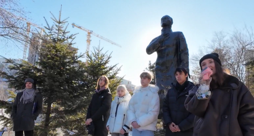 Во Владивостоке отметили 135-летие Мандельштама с участием студентов из Китая и КНДР