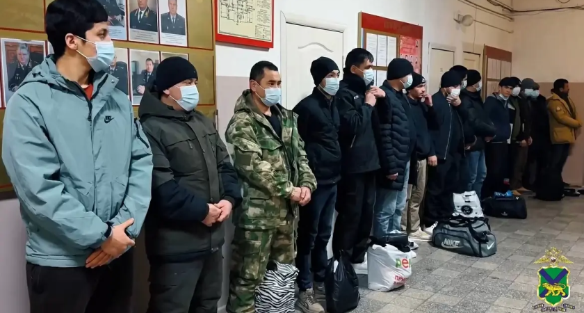 30 узбеков выдворили из России за нарушение миграционного закона
