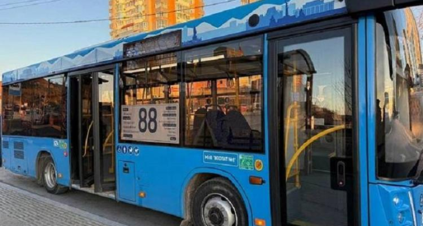 Маршрут «Маяк»—«Посьетская» продлили до весны 2026: четыре автобуса свяжут Эгершельд с центром