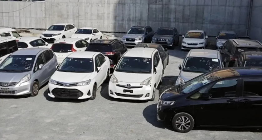 Бум автоимпорта: 4335 машин за две недели января — на 40% больше, чем год назад