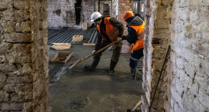 171 тысяча рублей: бетонщики Приморья установили рекорд зарплат среди рабочих профессий в 2025 году