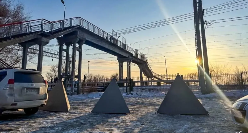 1,2 тонны бетона против стихийной парковки: «зубы дракона» захватили площадку у автовокзала Владивостока