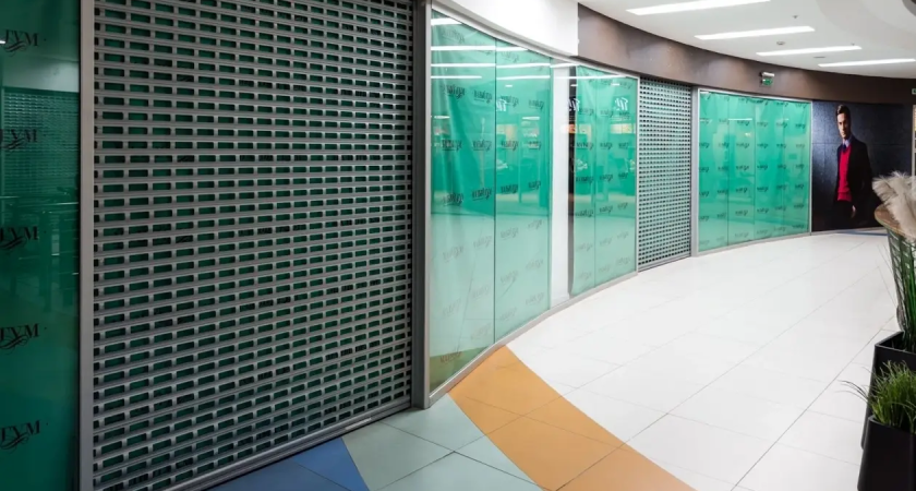 Пустые витрины: во Владивостоке более 53 тысяч кв. метров торговых площадей ищут арендаторов