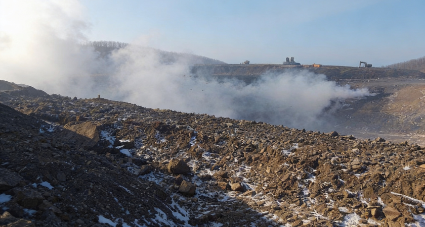 Двухдневный пожар на 1800 кв.м ликвидирован: главная свалка Владивостока вернулась к работе