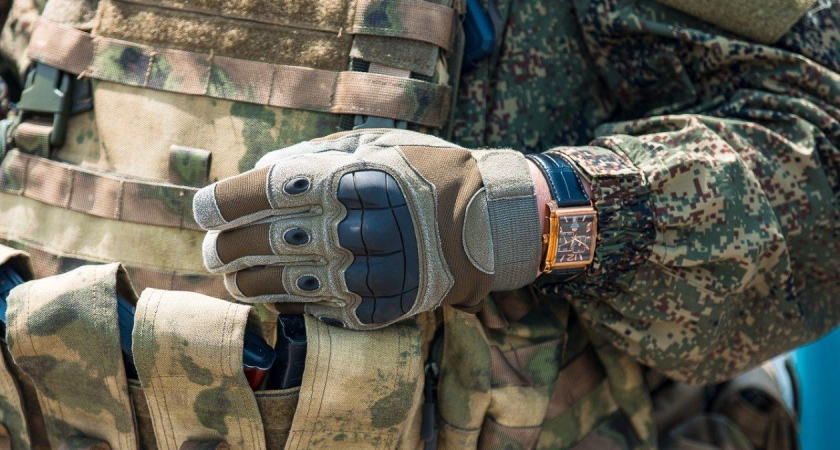 Под огнем артиллерии и дронов: приморский лейтенант Бибарсов награжден медалью Жукова за обеспечение связи на передовой